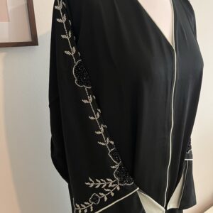 Abaya Farah – Noir & Contraste Menthe Douce